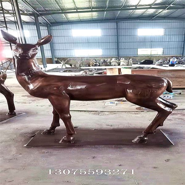 现货玻璃钢鹿雕塑