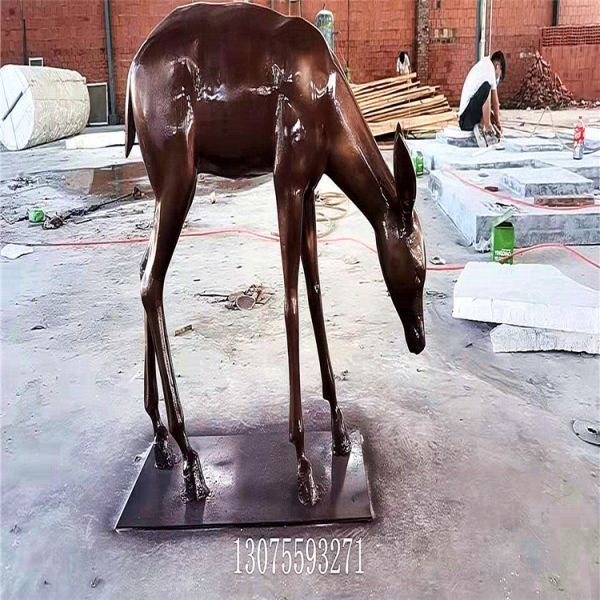 现货玻璃钢鹿雕塑